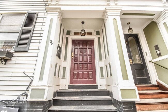 Building Photo - 99 Bartlett St