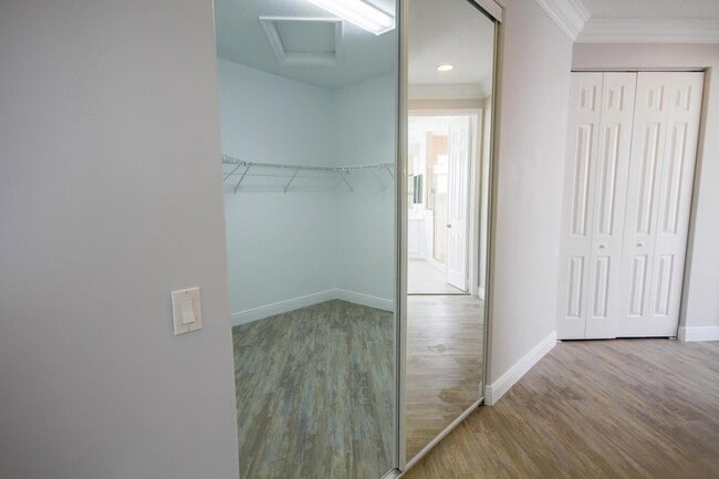 Building Photo - 9845 Cobblestone Creek Dr