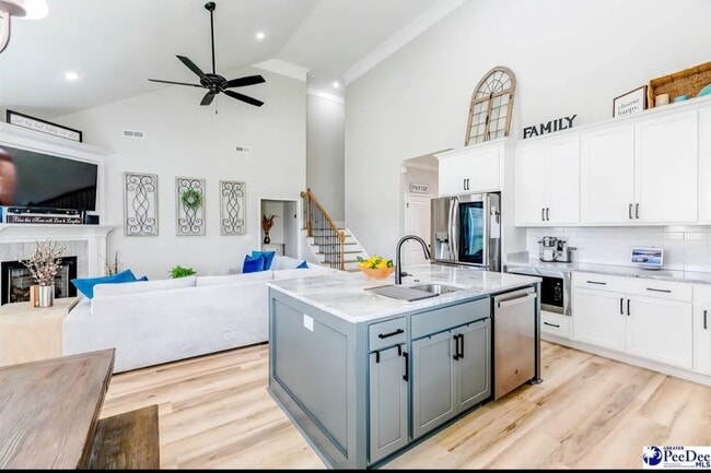 Building Photo - 4008 W Eagle St