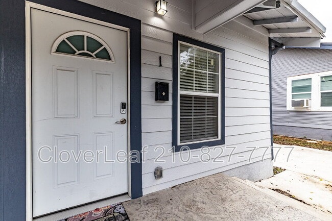 Primary Photo - 1317 W French Pl