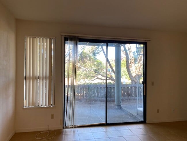 Building Photo - 15 Invincible Ct