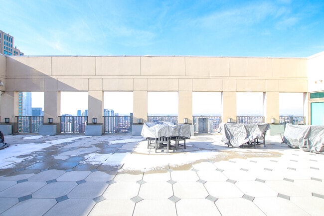 Building Photo - 2 E Erie St