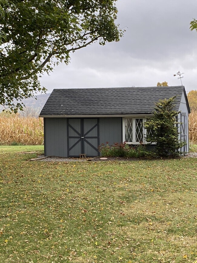 Building Photo - 5526 PA-25