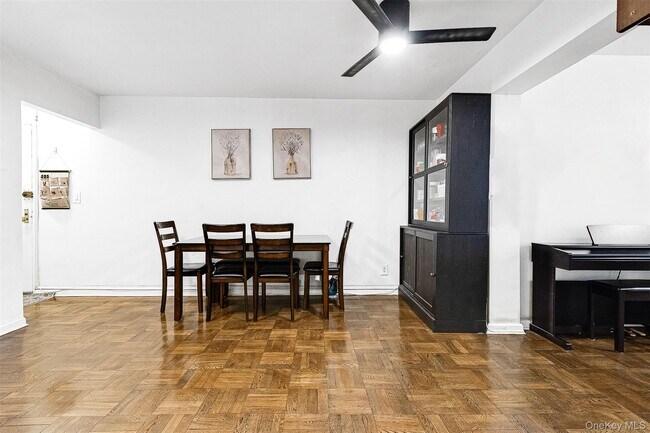 Building Photo - 102-55 67th Dr