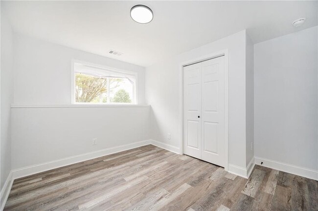 Building Photo - 3801 Hogan Rd SW