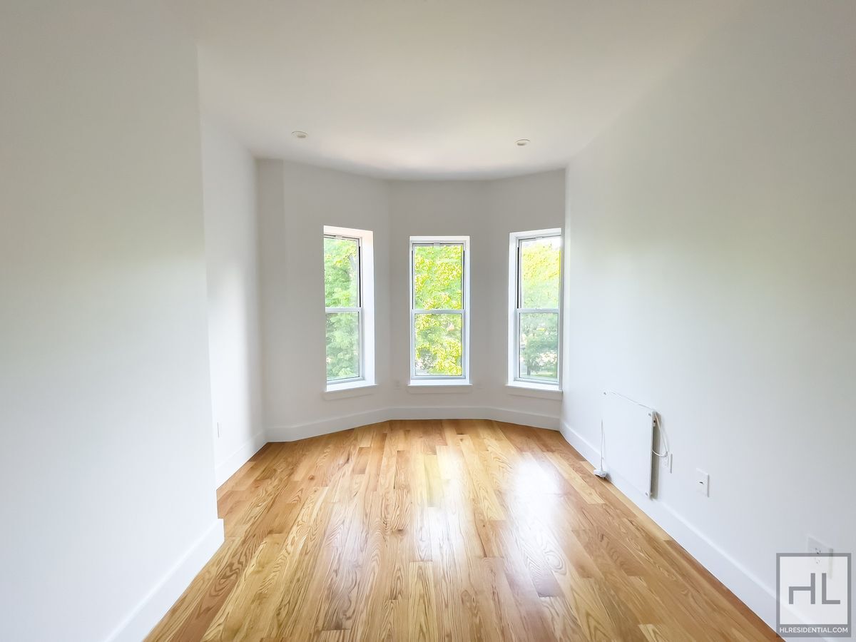Building Photo - CROWN HEIGHTS / Amazing Sunlit 3-Bed 2-Bath