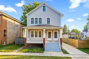 Building Photo - 9305 Monroe Ave