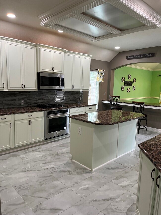 Building Photo - 21806 Silverpeak Ct