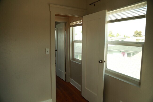 Building Photo - 4517 33rd St