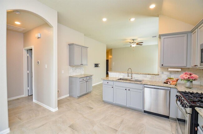 Building Photo - 23019 Tindarey Falls Ln