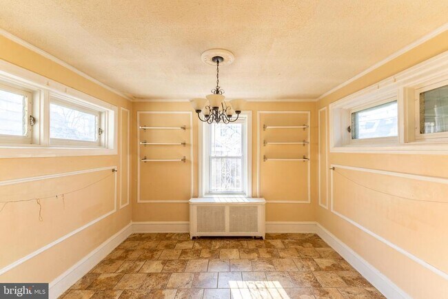 Building Photo - 2216 Georges Ln