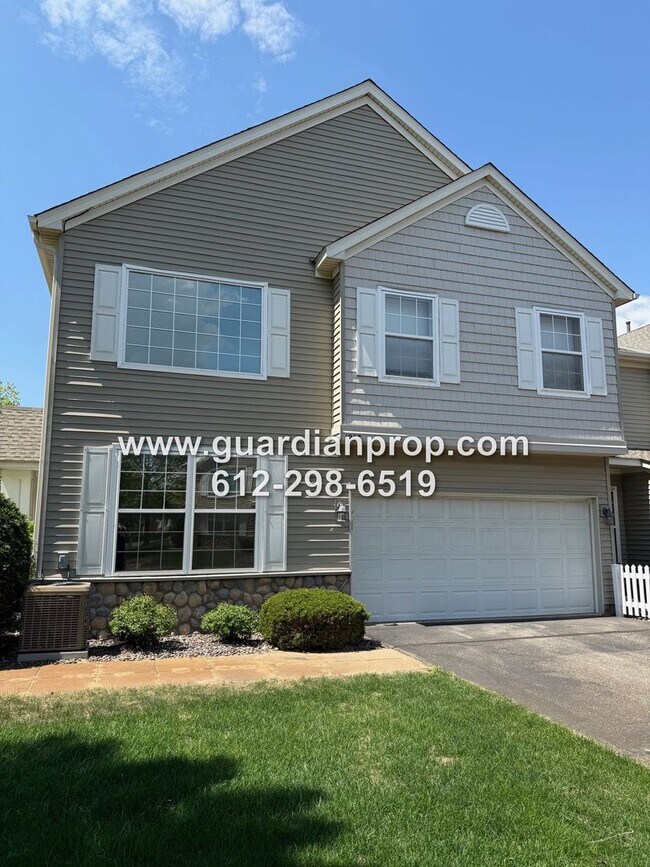 Building Photo - End Unit Townhouse for August, Vaulted Cei...