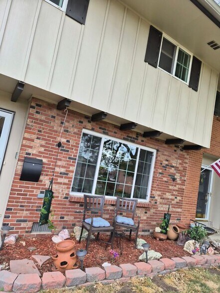 Building Photo - 544 S Xenon Ct