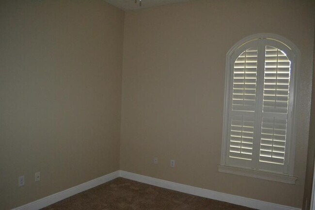Building Photo - 461 Sanford Ave