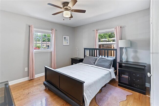 Building Photo - 3005 W Helen Ave