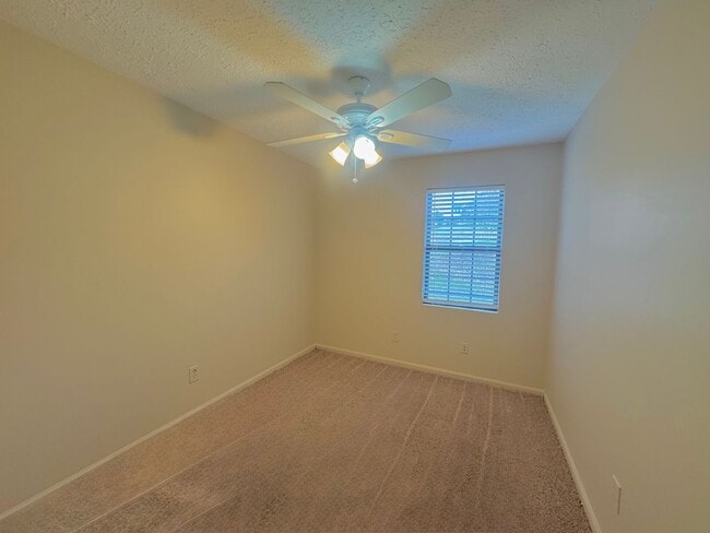 Building Photo - Campbell County Townhome