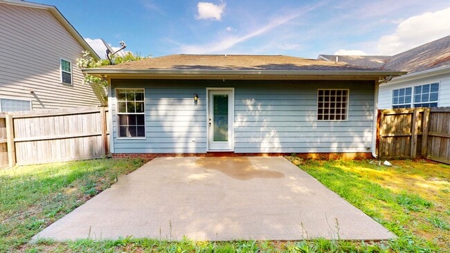 Building Photo - 3 Bedroom Ranch with Bonus Room in Gated Community & Jack Britt School District!
