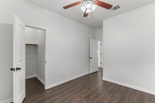 Building Photo - 18613 Falcon Pointe Blvd