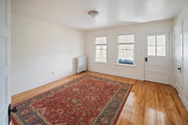 Building Photo - 20 Mountain Rd