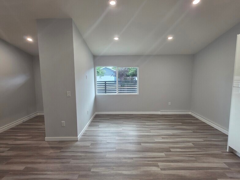 Building Photo - 18230 Chase St