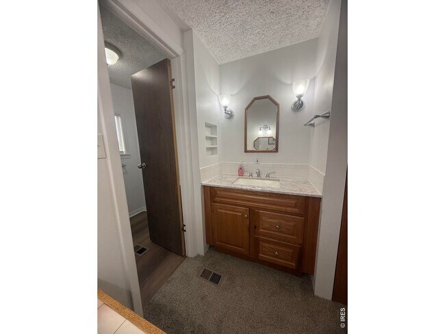 Building Photo - 114 Linden Dr