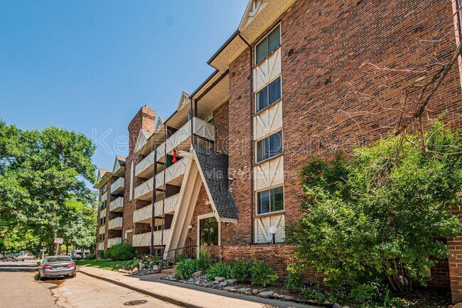 Building Photo - 1366 Garfield St