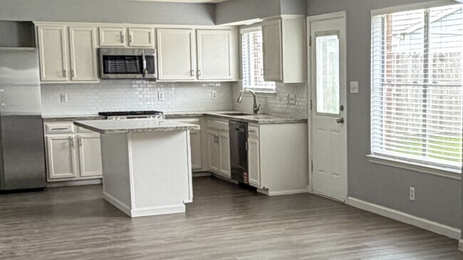 Building Photo - 7231 Brockington Dr