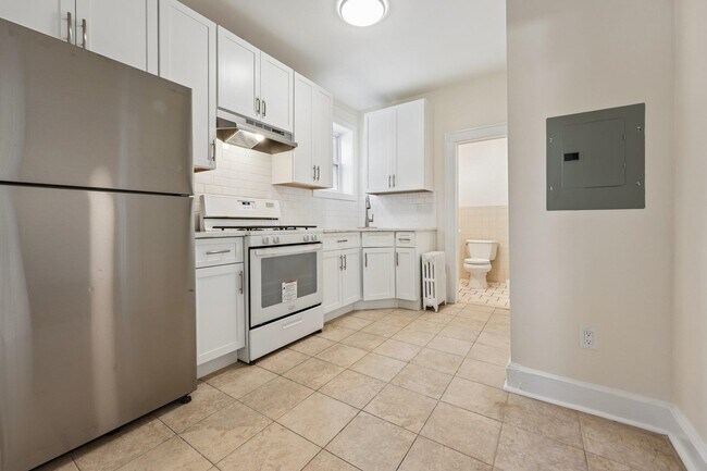 Building Photo - 7 Bender Pl