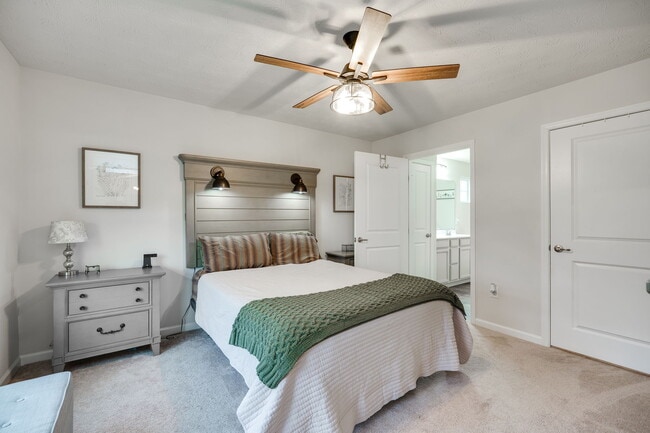 Building Photo - 194 Cresting Rd