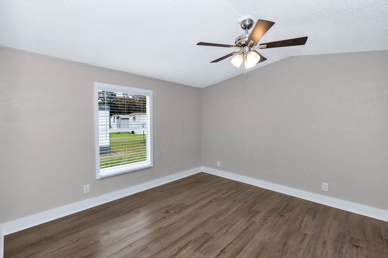 Building Photo - 415 W Limestone Rd