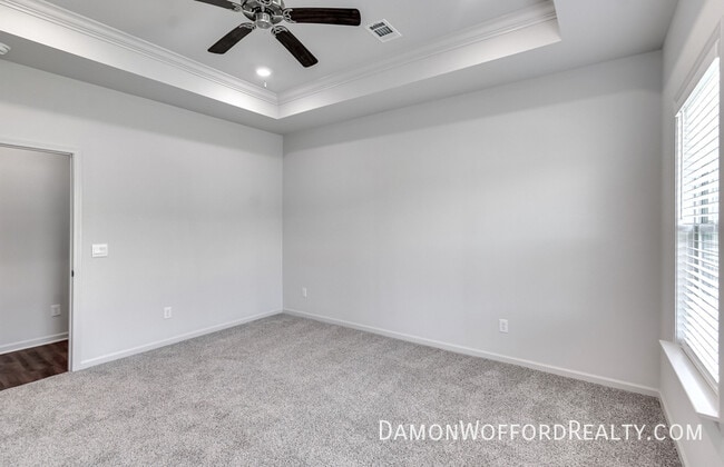 Building Photo - 533 Vista Pointe Dr