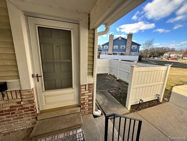 Building Photo - 20923 W Glen Haven Cir