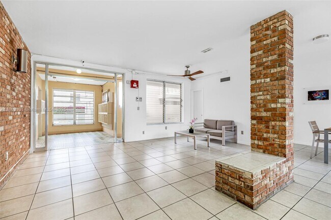 Building Photo - 1150 Euclid Ave
