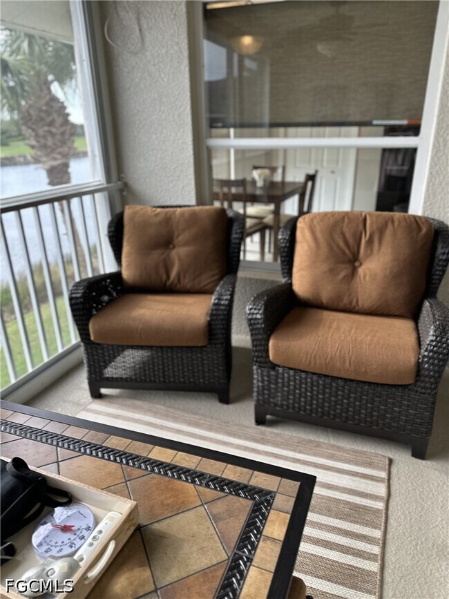 Building Photo - 10381 McArthur Palms Ln