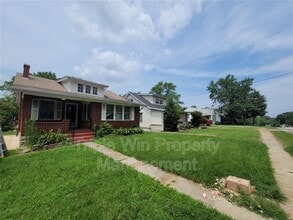 Building Photo - 2965 Kincaid Ave