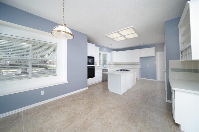 Building Photo - 4102 Magnolia Ln