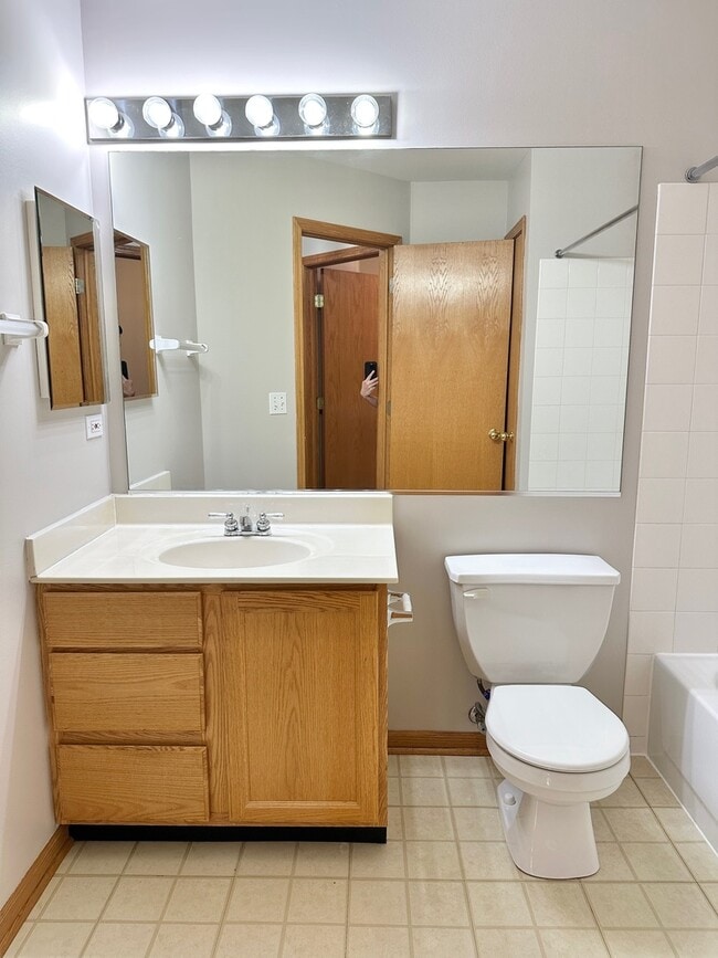 Building Photo - 2955 Belle Ln