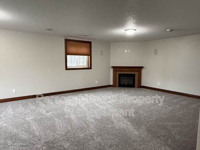 Building Photo - 3677 Polk St S