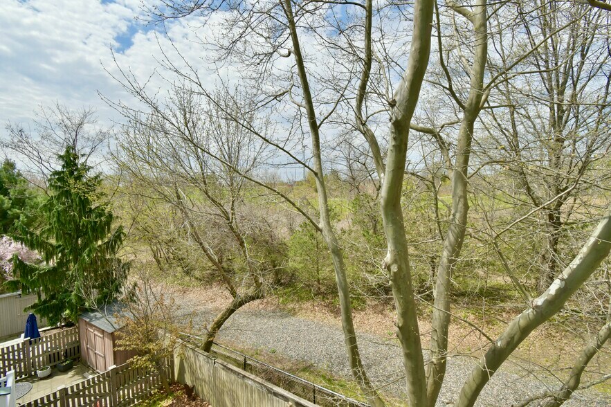 Building Photo - 39E Bellis Cir