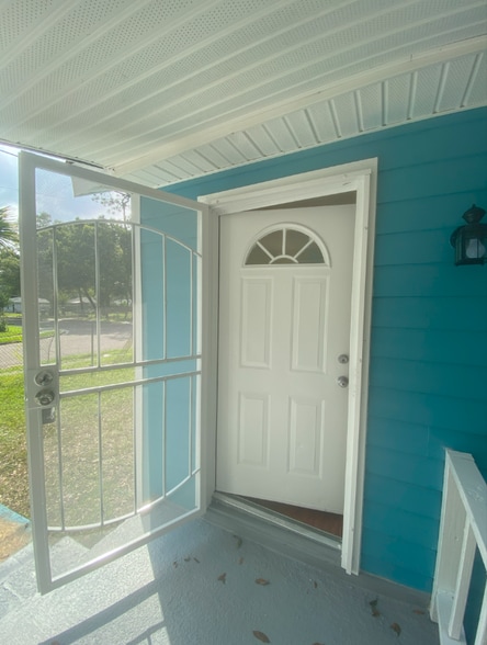 Primary Photo - 2085 Morehouse Rd