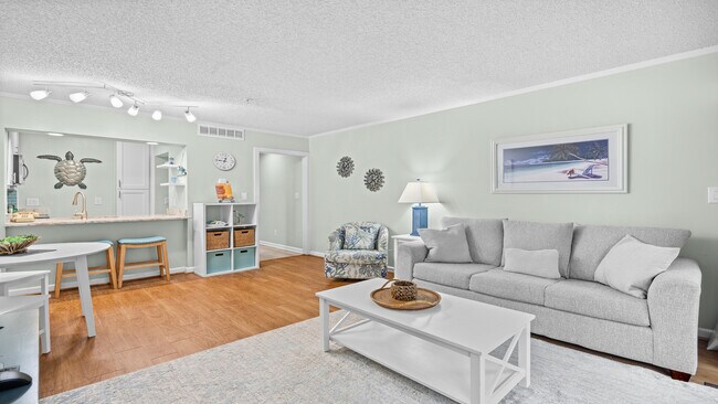 Building Photo - 415 Ocean Creek Dr
