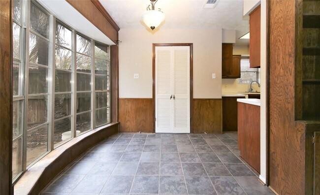 Building Photo - 11918 Kirkway Dr