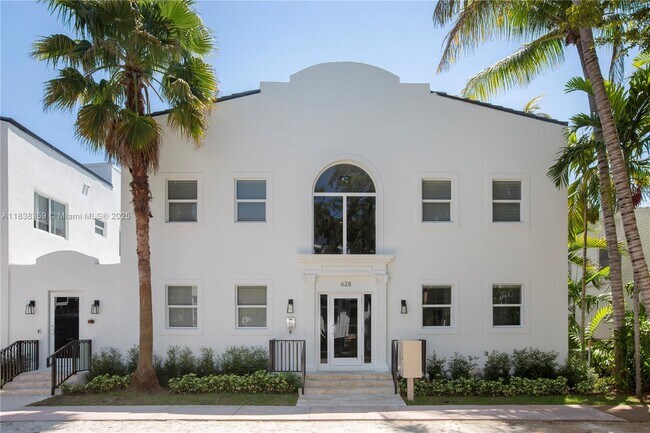 Building Photo - 624 Santander Ave