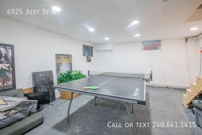 Building Photo - 4925 Just St NE