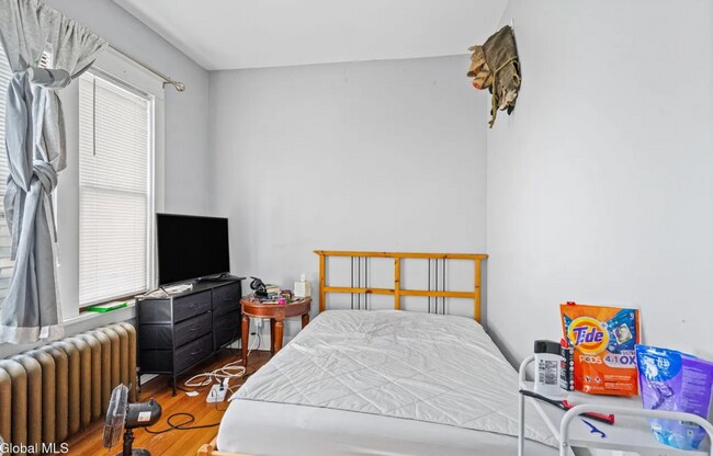 Building Photo - 569 Washington Ave