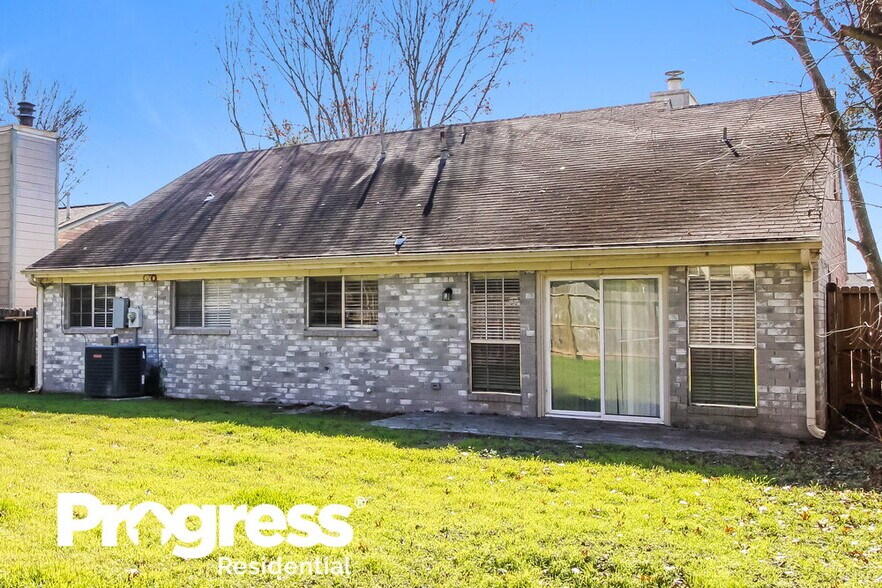 Building Photo - 17938 Great Glen Dr