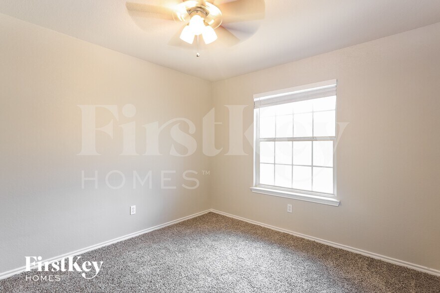 Building Photo - 1910 Mountain Star