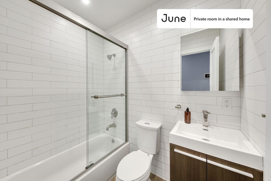 Building Photo - Room in Shared 4 bed/2 bath home