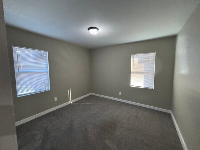 Building Photo - 3546 Debby Dr