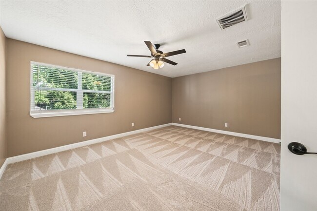 Building Photo - 3019 Ramblewood Rd